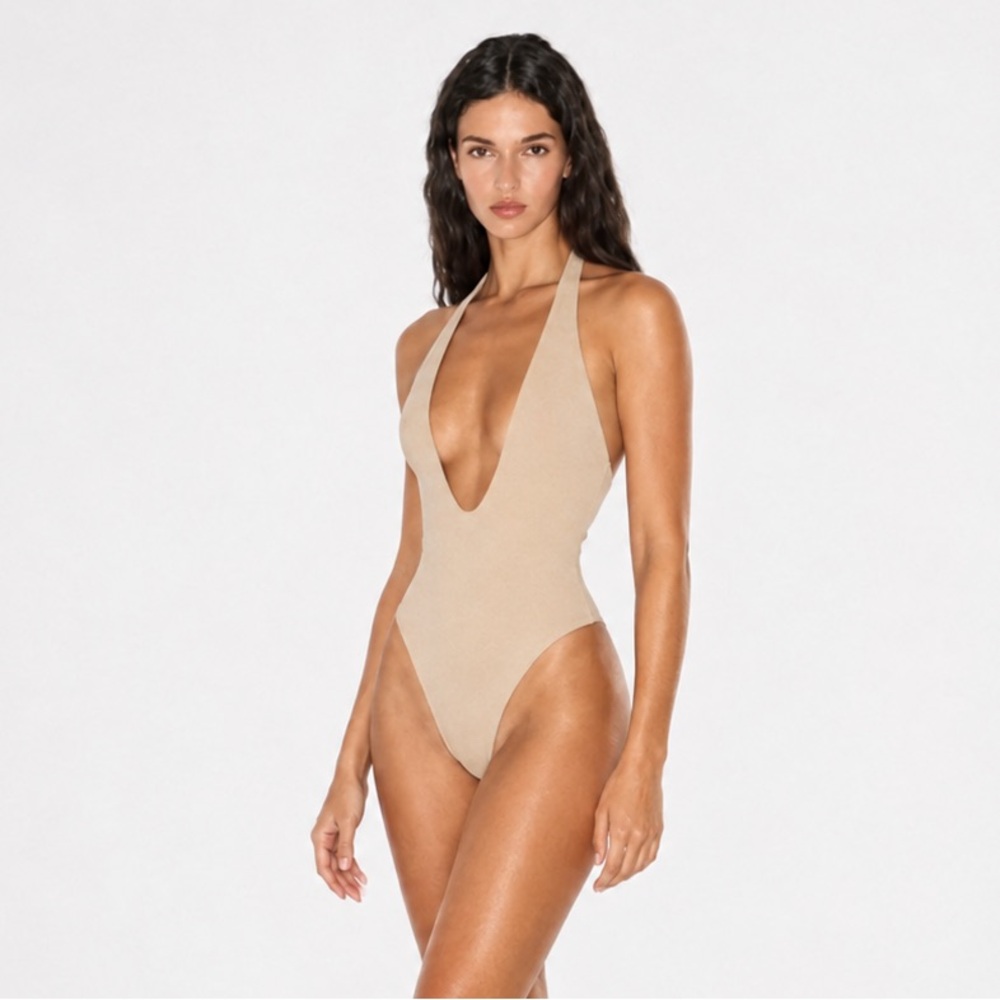 SKIMS Seamless Sculpt Deep Plunge Thong Bodysuit